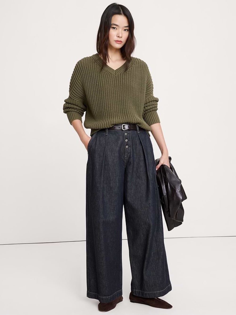 Banana Republic Olive Green V‑Neck Ribbed Sweater